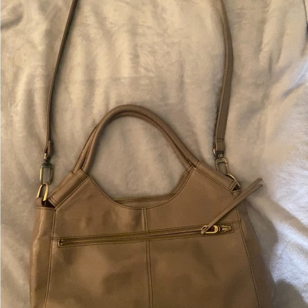 HOBO INTERNATIONAL SHOULDER OR HAND BAG.